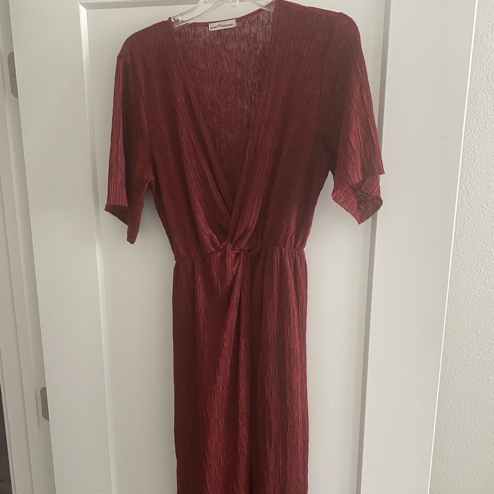 Dainty Hooligan burgundy midi dress